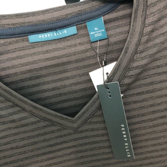 Perry Ellis Other - Men’s NWT Perry Ellis Short Sleeve V-Neck T-Shirt